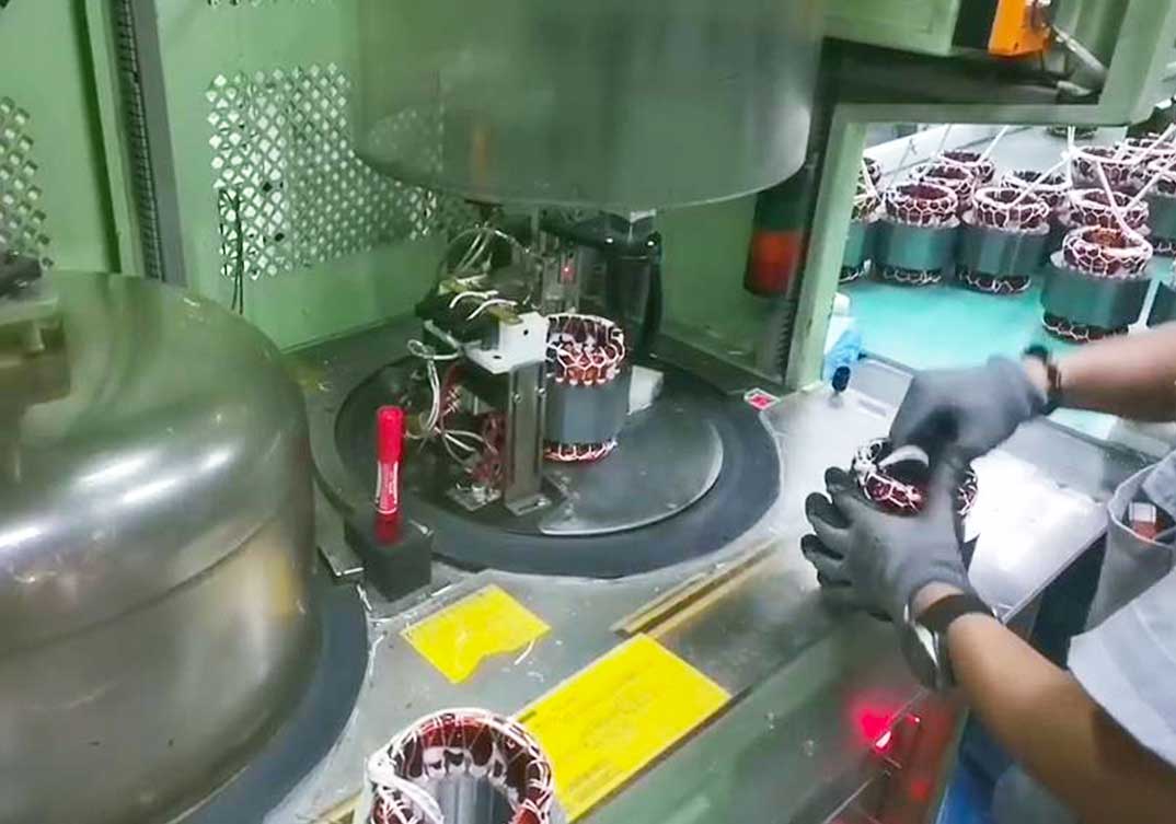 空調壓縮機定子真空測試系統應用現場—艾普智能.jpg