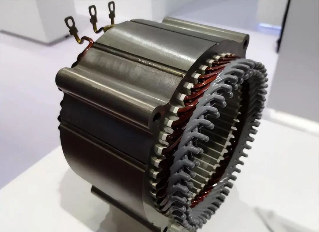 與圓形電機相比，為什么扁線電機更適合新能源汽車領域？—AIP艾普.jpg