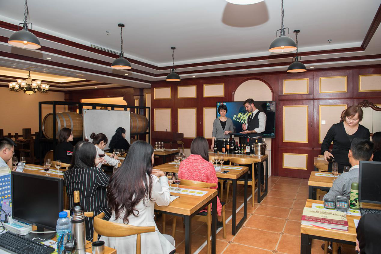 藍菲紅酒銷量暴漲，法酒莊訪華進一步加深戰略合作